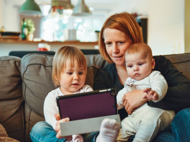 person-people-kid-child-baby-conversation-155669-pxhere.com-1